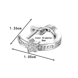 Boucles d'oreilles étoile en argent avec zircone et mesures de 8mm de diamètre