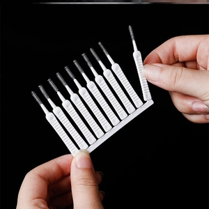 Brosses de nettoyage blanches pour buses de douche et petits trous de robinet