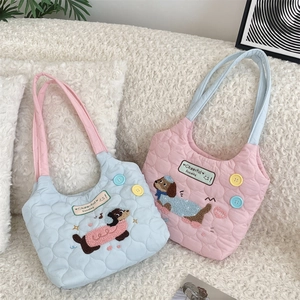Bolsos de mano acolchados con bordado de perro en azul macarrón y rosa sobre felpa