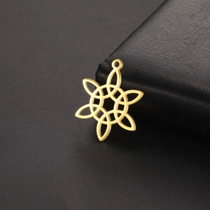 Pendentif doré en acier inoxydable avec nœud celtique et design de fleur