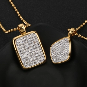 Colliers hip-hop avec pendentifs dorés sertis de cristaux en forme de goutte et rectangle
