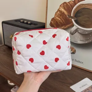 Quilted Cosmetic Bag Red Heart Print Makeup Pouch Portable Travel Storage Organizer Cute Sweet Fabric Zipper Handbag Women
