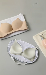 Close-up of thickened mesh laundry bag with handle for protecting delicate bras and lingerie