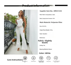 Vue détaillée du combipantalon blanc avec empiècements en dentelle et dos nu chic