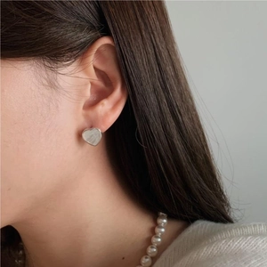 Minimalist 925 sterling silver heart stud earrings with white mother of pearl inlay