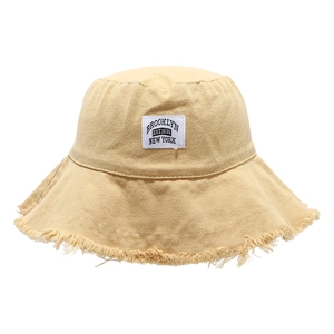 Cappello da pescatore in tela kaki retrò con bordi sfrangiati e patch Brooklyn