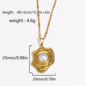 Detail view of 18K gold pendant necklace with dimensions and weight specifications