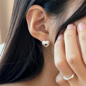 925 silver heart stud earrings and ring set featuring unique concentric thread texture