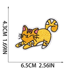 Size measurements showing 4.3x6.5cm for the cute cartoon cat embroidered patch