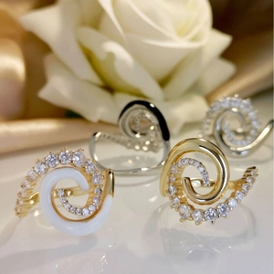 Luxury Copper Zirconia Spiral Ring For Women Fashionable Enamel Look Drip Oil Geometric Circle Open Finger Ring Jewelry