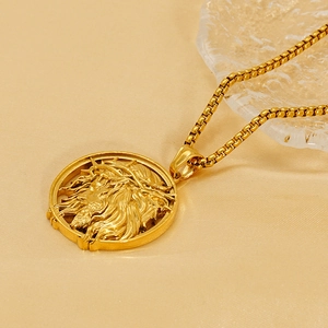 Collana in acciaio inossidabile placcato oro 18K con ciondolo a rilievo 3D di Gesù Cristo