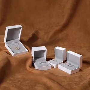 Boîte à Bijoux en Papier Imitation Cuir Haut de Gamme Avec Intérieur en Velours Boîte d'Emballage Cadeau Sophistiquée Bague Pendentif Collier Bracelet