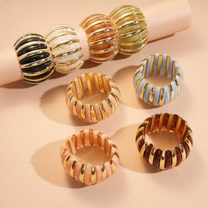 Exaggerated marble acrylic beaded stretch bracelet with golden metal accents for women