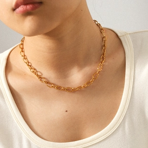 Collier en acier inoxydable plaqué or 18 carats avec maillons ovales à texture en spirale