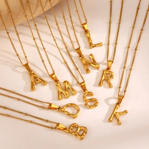Collier Initiale Acier Inoxydable Pendentif Lettre Texturée Plaqué Or Style Bambou Chaîne Clavicule Pour Femmes