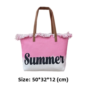 Detail der rosa-weißen Web-Tasche mit Summer-Aufdruck und Fransen 50x32x12cm