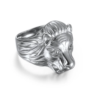 Mens silver lion head ring in stainless steel with detailed animal carving sculpture