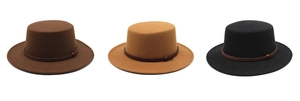 Chapeaux boater en laine marron foncé, camel et noir avec détail de bande en cuir