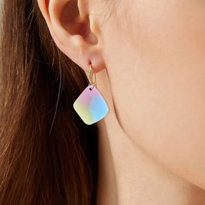 Moule boucle d'oreille résine géométrique avec pendentif dégradé et crochets dorés
