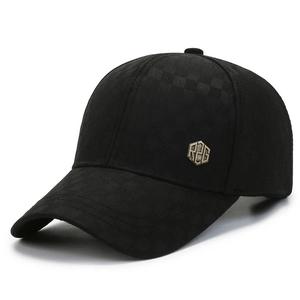 Classic black plaid baseball cap for men with hexagonal metal R2G emblem and warm lining