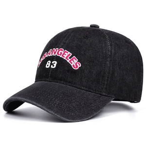 Casquette de baseball en jean noir avec broderie rose Los Angeles 83 sur le devant