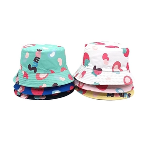 Kids Bucket Hat Breathable Polyester Strawberry Heart Print Sun Protection Outdoor Fisherman Hat For Boys Girls