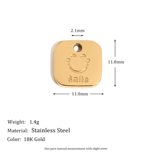 Detail of 18K gold-plated square smile pendant with dimensions and core specifications