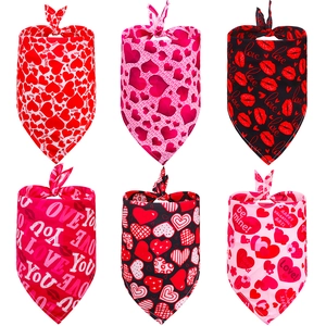 Valentine's Day Pet Bandana Polyester Heart Lip Print Holiday Scarf Triangle Bib For Dogs And Cats