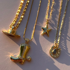 Collana Pendente Stivale Da Cowboy Cappello Ferro Di Cavallo Stella Acciaio Inossidabile Placcato Oro 18K Gioielli Retro Donna
