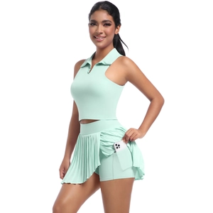 Ensemble de tennis vert menthe avec haut polo sans manches et jupe plissée à poche latérale