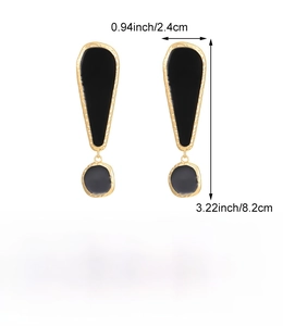 Detailed dimensions of gold-rimmed exclamation mark earrings with black drip oil glaze