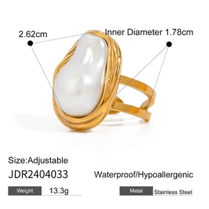 Anello regolabile in acciaio inossidabile con grande perla barocca e montatura dorata