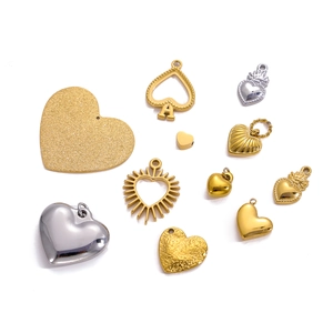 Pendentifs cœurs classiques en acier inoxydable doré et argenté pour bijoux DIY