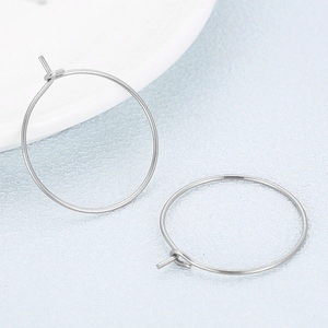 Orecchini a cerchio minimalisti in argento lucido per la creazione di gioielli fai-da-te