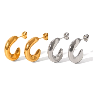 Minimalist thick C-shaped hoop earrings set in 18K gold and silver polished stainless steel