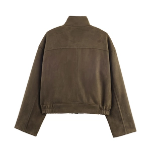 Vue arrière d'une veste en daim marron pour femme avec coupe ample et col montant