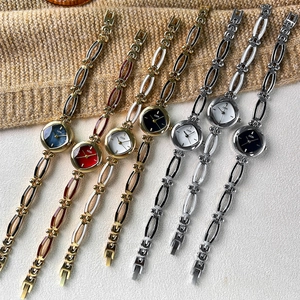 Elegant ladies quartz chain watches in gold and silver finish with colorful dials