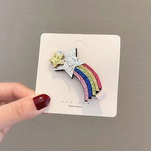 Barrette étoile arc-en-ciel pour filles avec paillettes colorées et design festif d'étoile