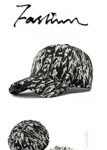 Dettaglio della trama graffiti bianca e nera e struttura rigida del cappellino baseball