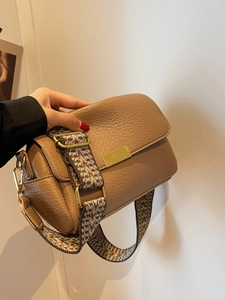 Sac Bandoulière Rétro Femme PU Texture Litchi Petit Sac Carré Avec Large Bandoulière Tissée Géométrique À Rabat
