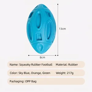 Juguete de fútbol de goma con sonido para perros en azul cielo con medidas detalladas