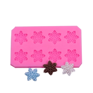 Pink 8-cavity snowflake silicone mold for Christmas chocolate fondant and DIY baking crafts