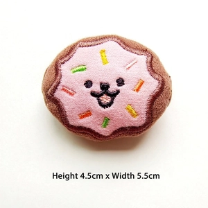 Cartoon doughnut plush accessory with cute embroidery, measuring 4.5cm high by 5.5cm wide