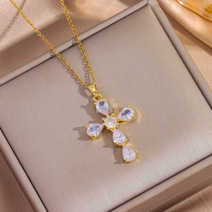 Cross Pendant Necklace 18K Gold Plated Copper Zircon Stainless Steel Chain Luxury Jewelry For Women Elegant Clavicle