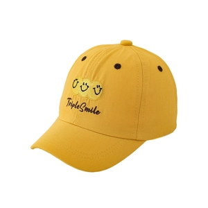 Gelbe Baumwoll-Baseballkappe für Kinder mit Triple Smile Stickerei und Schirm
