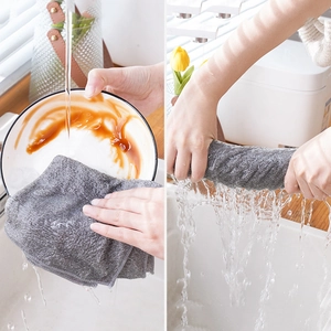 Absorbent charcoal fiber kitchen cloth washing oily dishes and being wrung out by hand