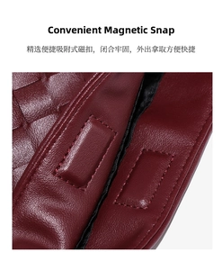 Détail du sac seau bordeaux tressé montrant son fermoir magnétique et sa texture