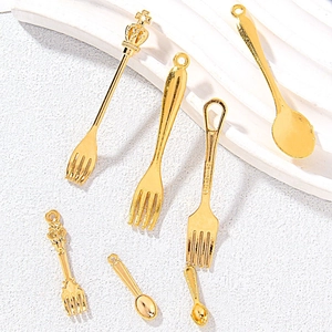 Pendentifs de couverts miniatures dorés avec fourchettes et cuillères pour bijoux DIY