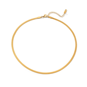 Detailed view of 18K gold plated snake chain with lobster clasp and adjustable link