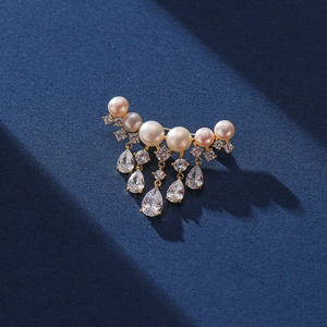 Elegant Freshwater Pearl Tassel Brooch Pin Copper Zircon Inlaid Luxury Jewelry For Women Suit Decoration